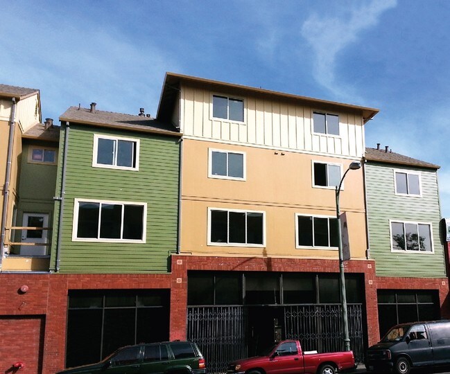 Primary Photo - Drasnin Manor