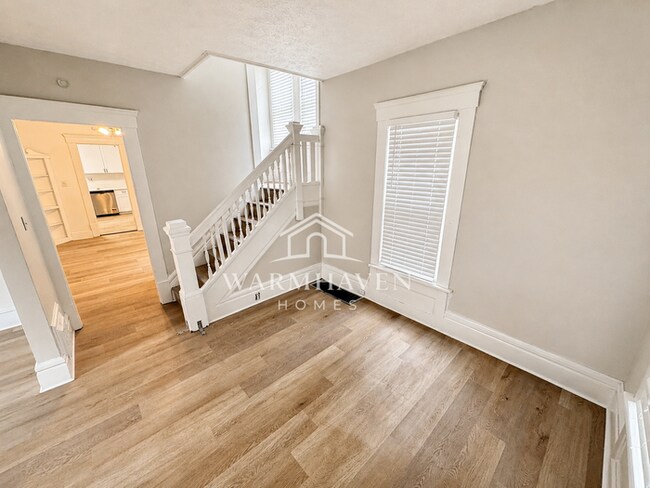 Photo - 212 Gale St