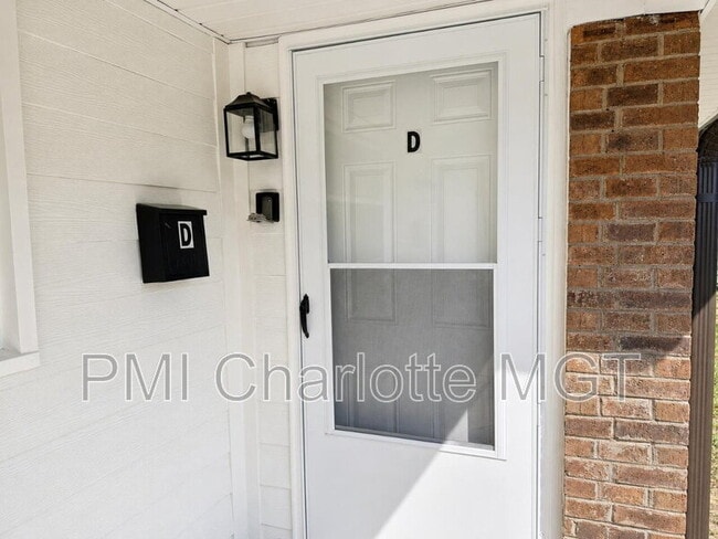 Photo - 318 Barrymore Dr