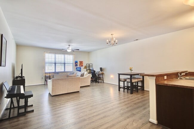 Photo - 4316 Colindale Rd