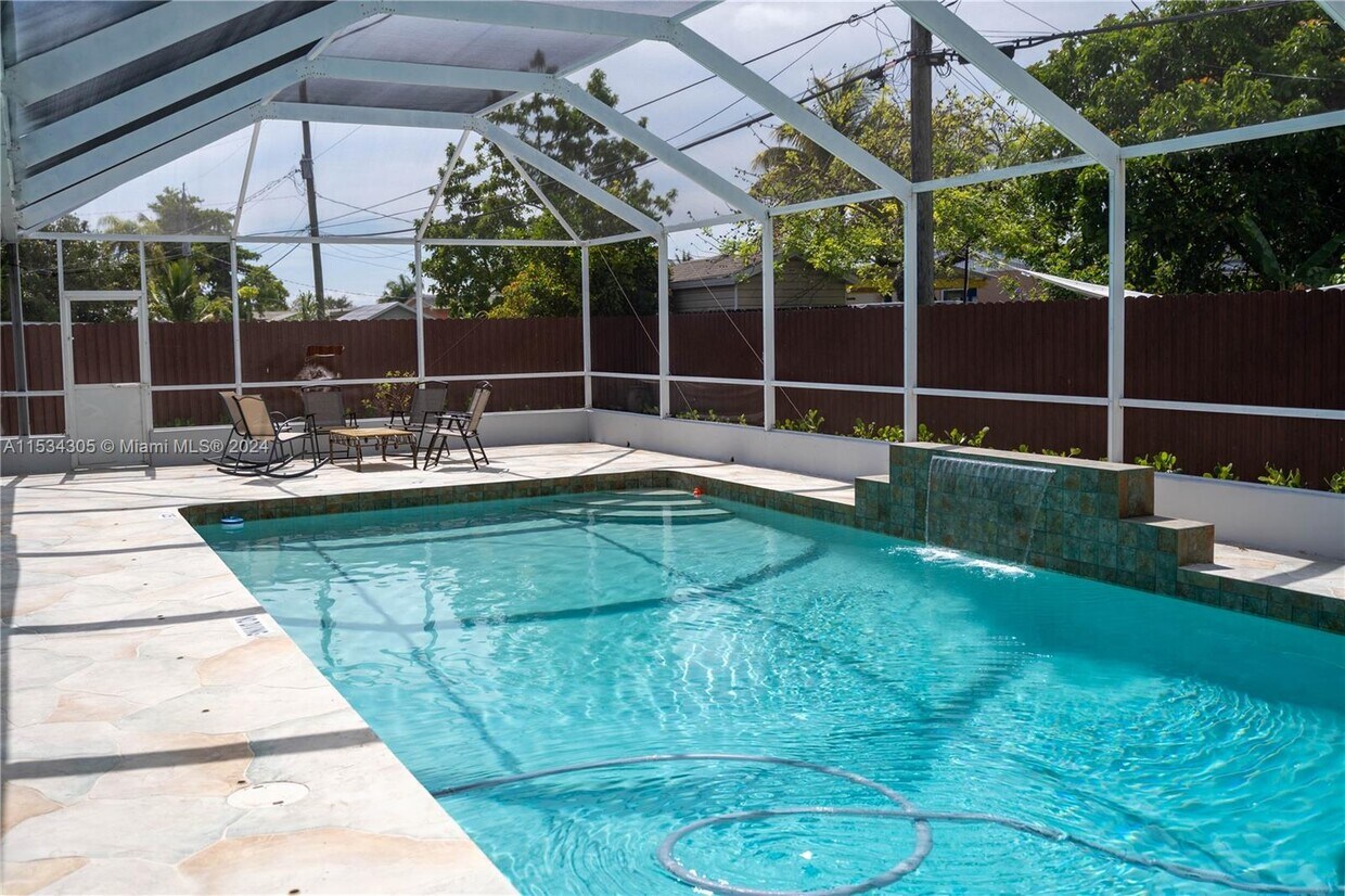 Photo - 10120 Nicaragua Dr (Cutler Bay, FL)
