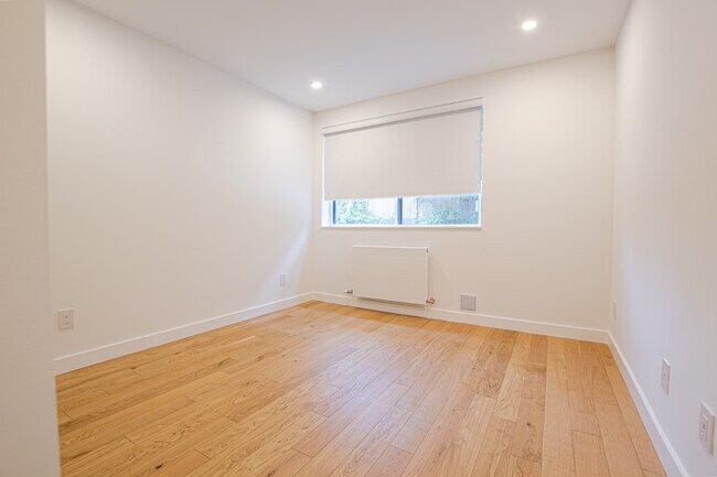 Photo - 260 Gamble Ave