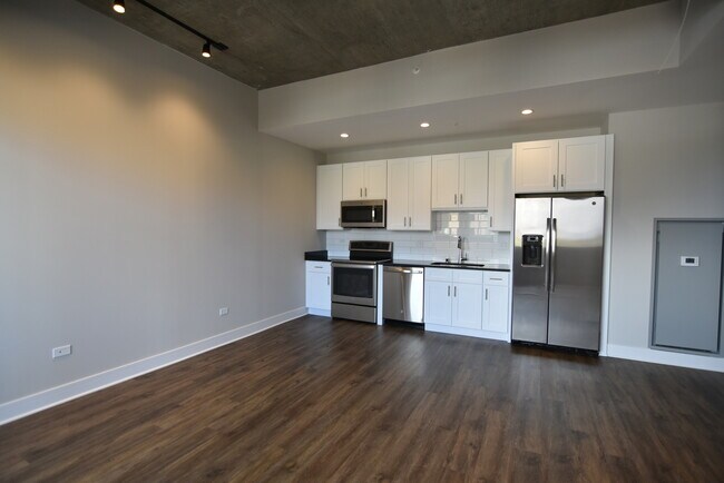 Photo - 3833 N Broadway Unit 514
