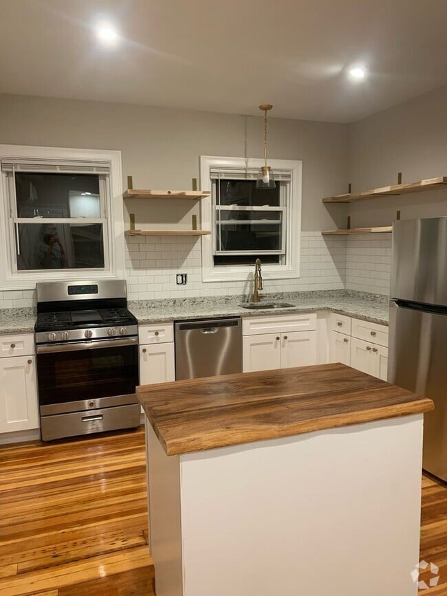 Building Photo - 124-126 Wyndham Ave. Unit #2 Rental