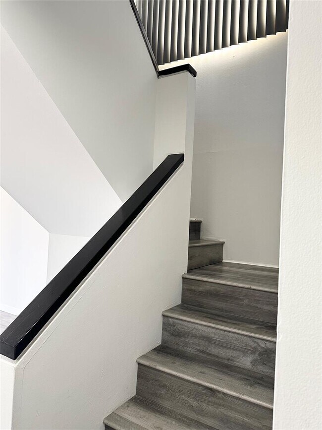 Photo - Modern Lakeview Townhouse Near Nova and Br... Unidad 1810