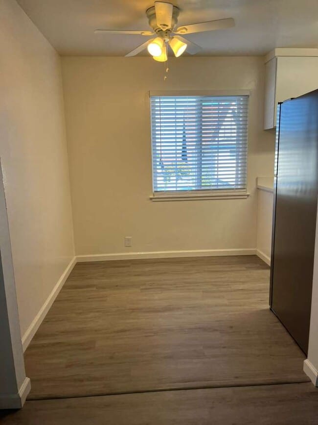 Photo - 1015 W Olive Ave Unidad 4