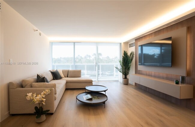 Building Photo - 20505 E Country Club Dr Unit 231