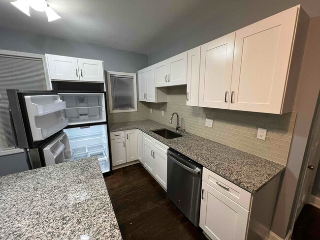 Photo - 267 Sargeant St