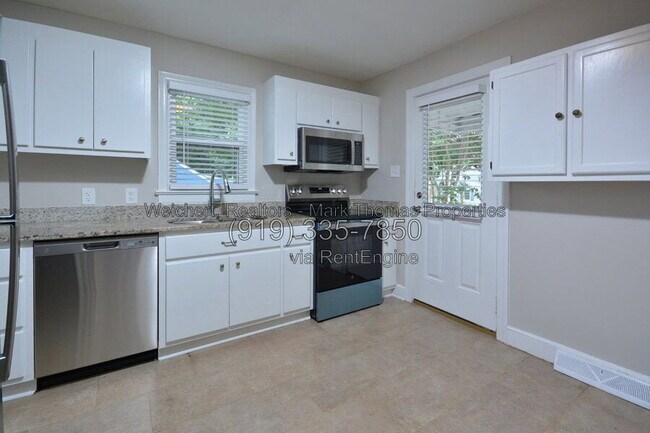 Photo - 2405 Albany St
