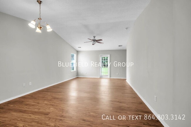 Photo - 111 White Willow Ct