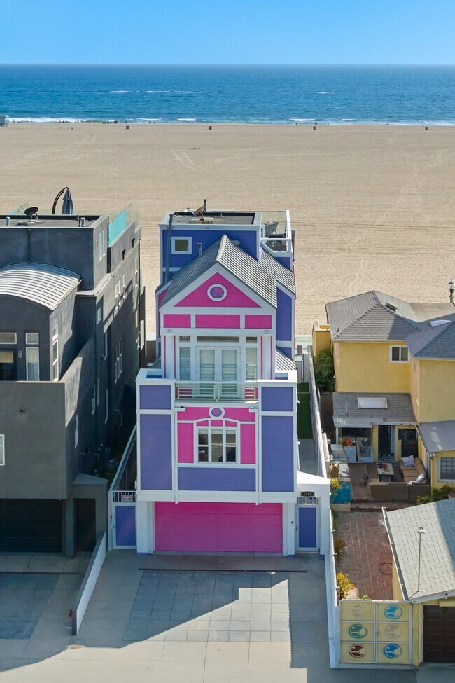 Photo - 1341 Palisades Beach Rd