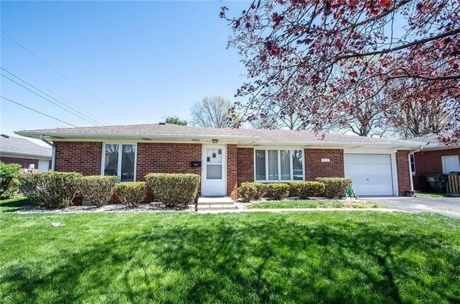 Single Level, Two Bedroom House in Greenfield - Single Level, Two Bedroom House in Greenfield