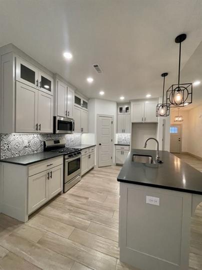 1036 Laux Ln
