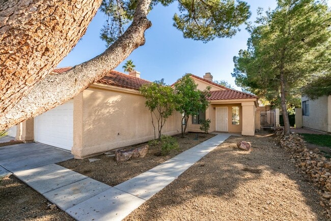 Photo - Beautifully Upgraded 3BD/2BA Home in Henderson’s Green Valley