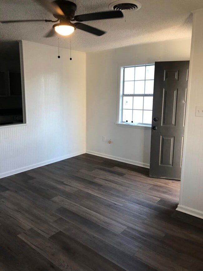 Photo - Fully remodeled, turnkey duplex unit in the heart of Bald Knob