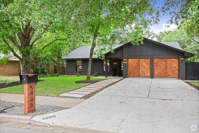 Building Photo - 5406 Emerald Forest Dr Rental