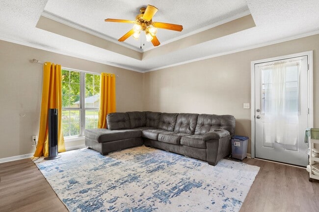 Photo - Charming Brick Single Family Home in Hinesville For Lease!