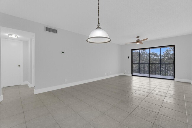 Photo - 200 Jacaranda Country Club Dr Unit 3c