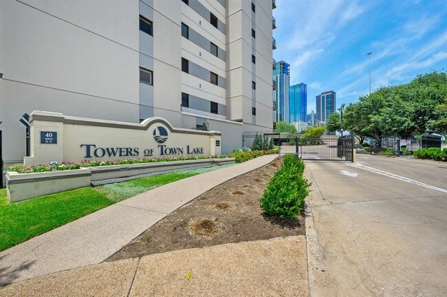 Photo - 40 N Interstate Hwy 35 Unit 2A2