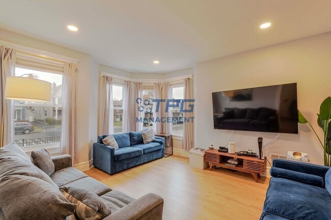 Photo - 211 Park Ave