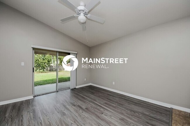 Photo - 3 Bedroom Pet-Friendly Home in Ocoee, FL with Main Street Renewal
