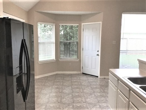 Photo - 4715 Meadows Edge Ln