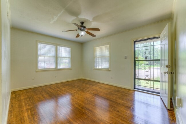 Photo - Move-in Special - 1/2 off first month's rent!