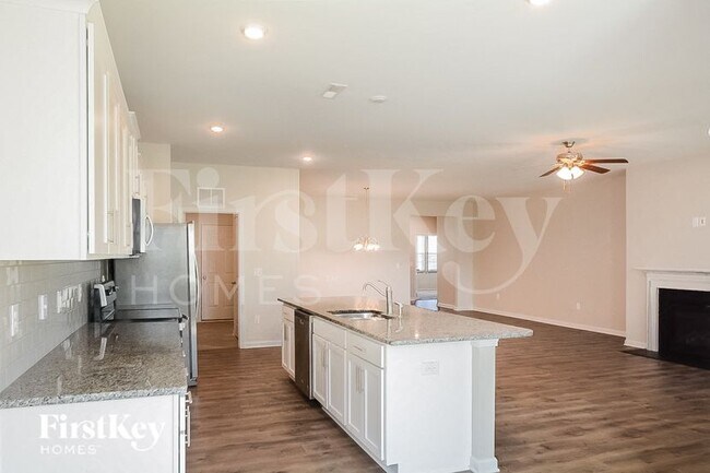 Photo - 302 N Great White Way