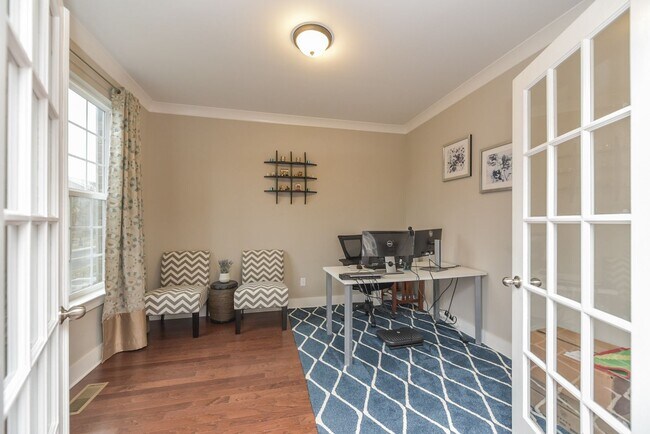 Photo - **LIKE NEW EXECUTIVE HOME IN PRESTIGIOUS H...