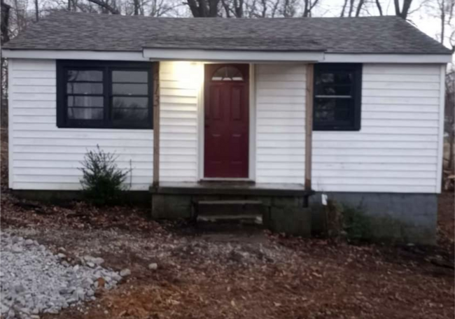 Building Photo - Cozy & Comfy 2 Bed, 1 Bath Rental