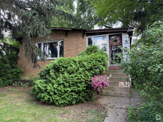 Building Photo - 4668 Brownsville Rd Rental