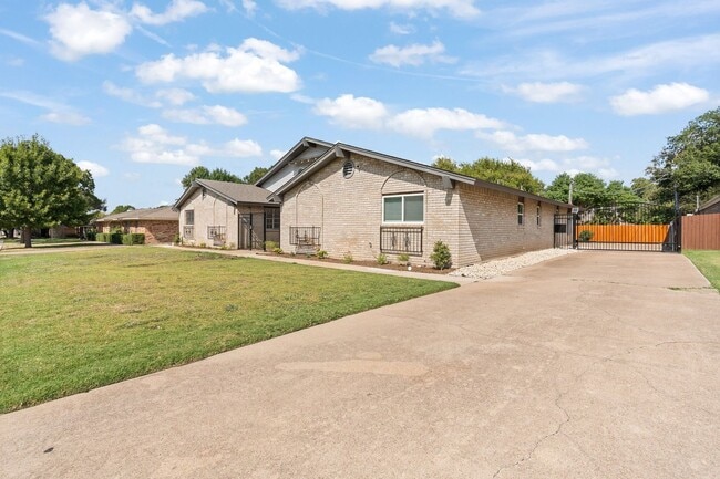 Photo - Gorman Dr Unit 4308 Groman
