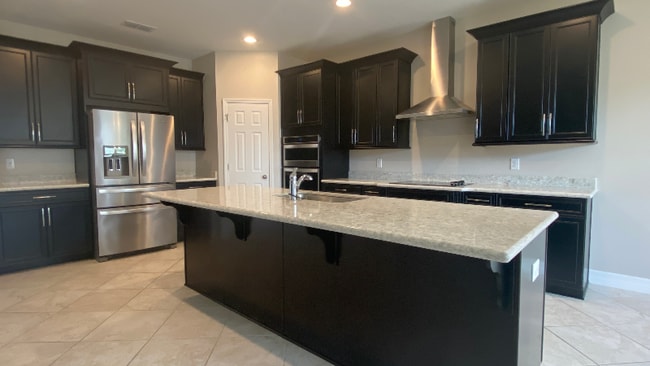 Photo - 2066 Cresswell St