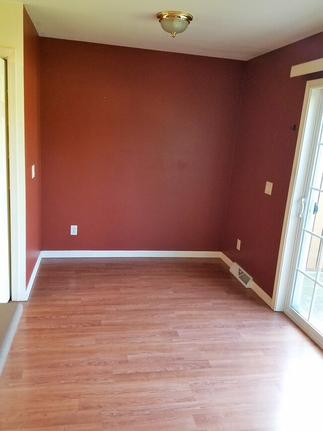 Photo - 309 Chadham Ct