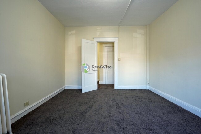 Photo - 68 Woodstock Ave Unit 12