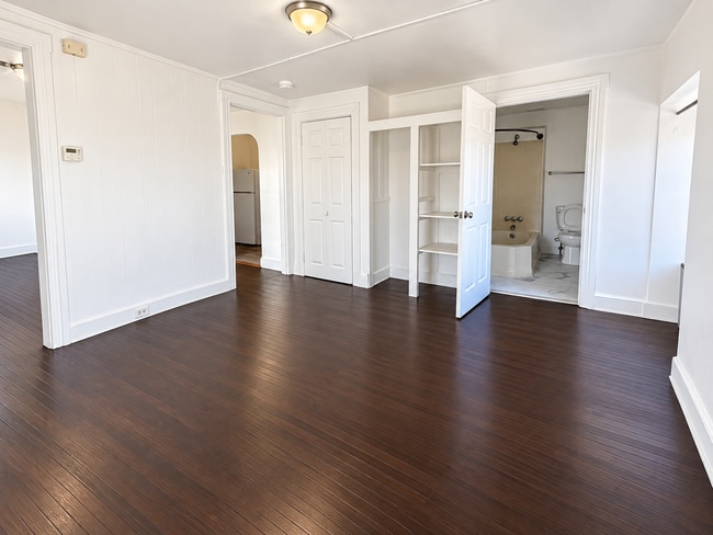 500 W Philadelphia St Unit 3