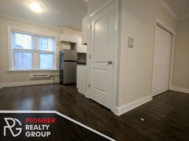 3814 N Greenview Ave Unit 3819-3W