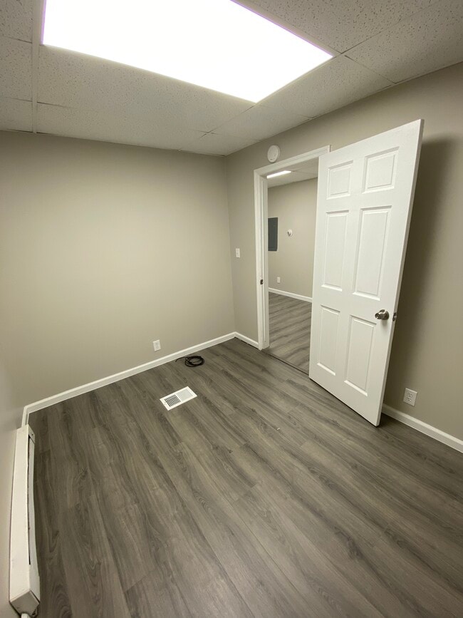 Building Photo - 245 S Washington St