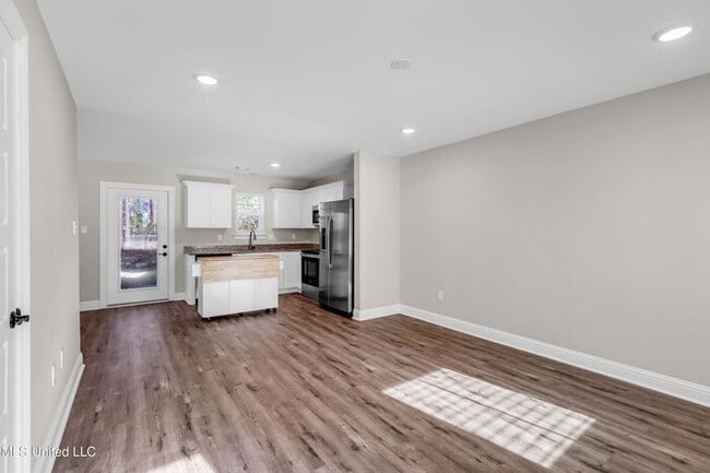 Photo - 13281 Kelly St