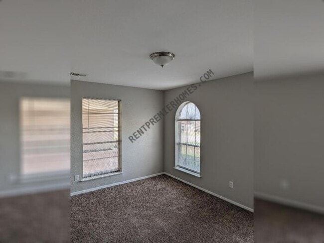 Photo - 2009 Ming Dr