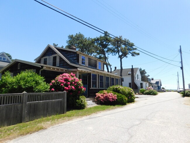 Photo - 70 E Grand Ave