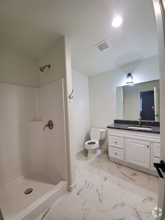 Building Photo - 1125 W Ivy Ave Unit B Rental