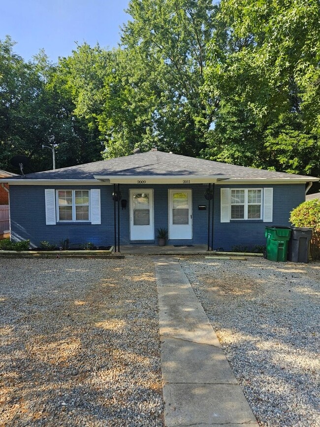 Building Photo - ??MOVE IN SPECIAL??   $500 OFF the first f... Rental