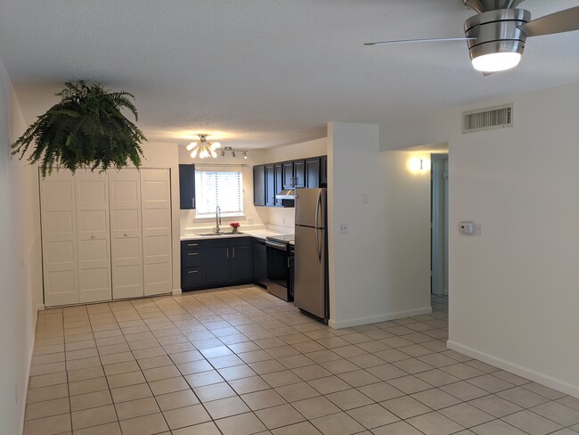 Sala de estar - 201 E College Blvd #41 Unidad 41