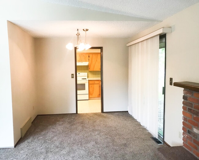 Photo - 721 W Bowling Rd