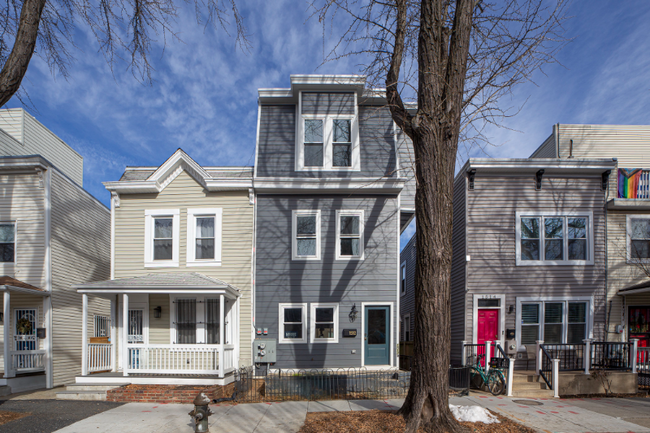 Building Photo - 1512 Gales St NE Rental