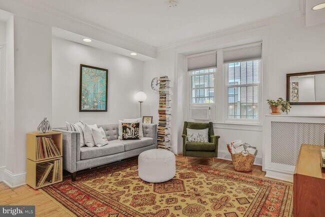 Building Photo - 1901 Columbia Rd NW Unit 105 Rental