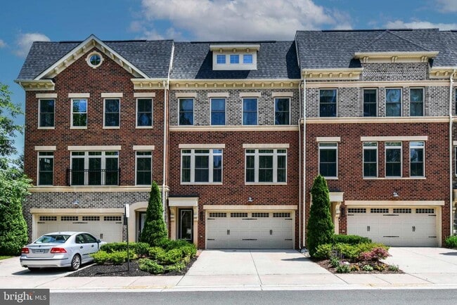 Photo - 7240 Magpie Ln Townhome