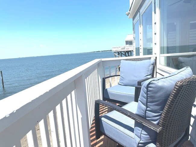 2149 Fairfield Beach Rd