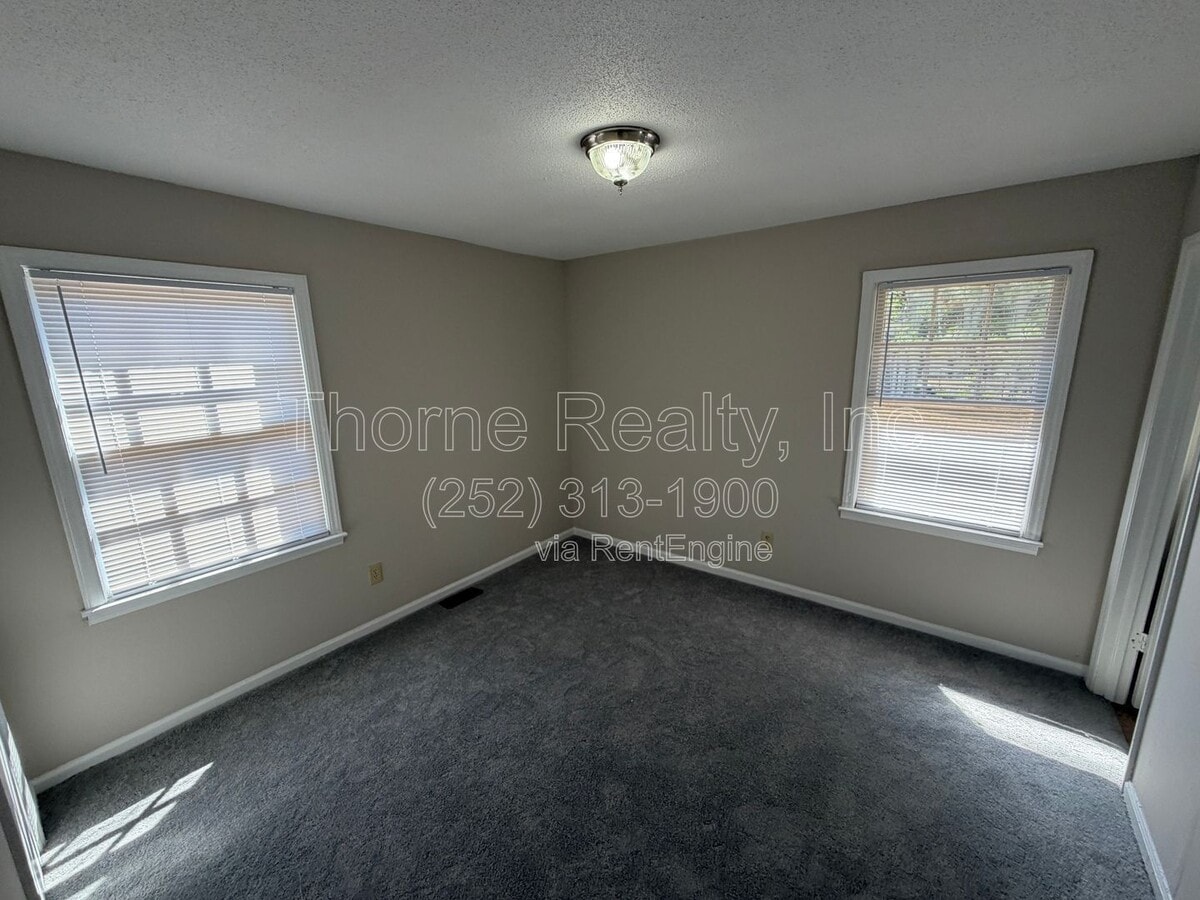 Photo - 532 Lark Ln